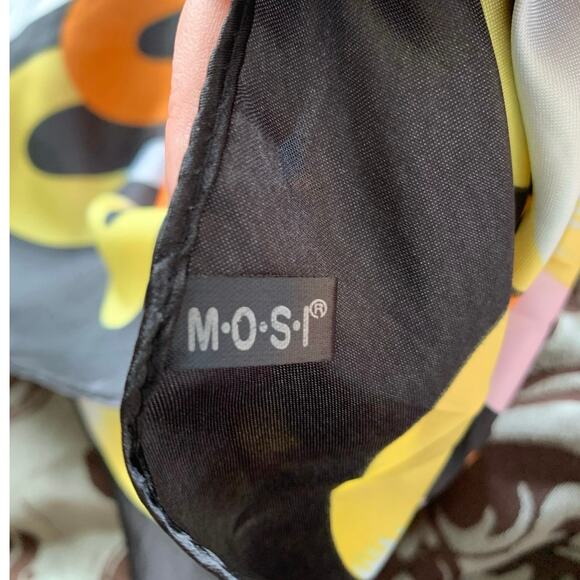 Psychedelic circular pattern satin MOSI scarf multicolor glossy colorful black - Picture 11 of 13